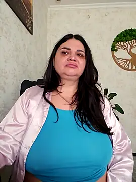 -CUTE-EVVIL- online show from 4, 5, 2026