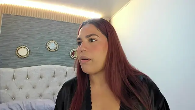 Snapshot of SamyandAllison chatting on 2, 7, 2026 SamyandAllison online show from 2, 7, 2026