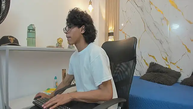 Zayn Fox32 online show from 17, 5, 2026