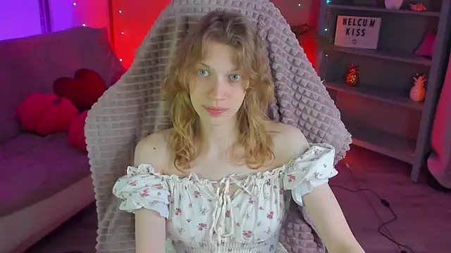 Snapshot of Emily_Cartex chatting on 23, 5, 2026 Emily Cartex online show from 23, 5, 2026