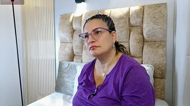 Carolina crus  online show from 7, 6, 2026