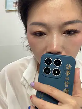 Snapshot of milkwine chatting on 17, 6, 2026 milkwine online show from 17, 6, 2026