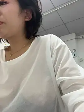 Snapshot of milkwine chatting on 4, 7, 2026 milkwine online show from 4, 7, 2026