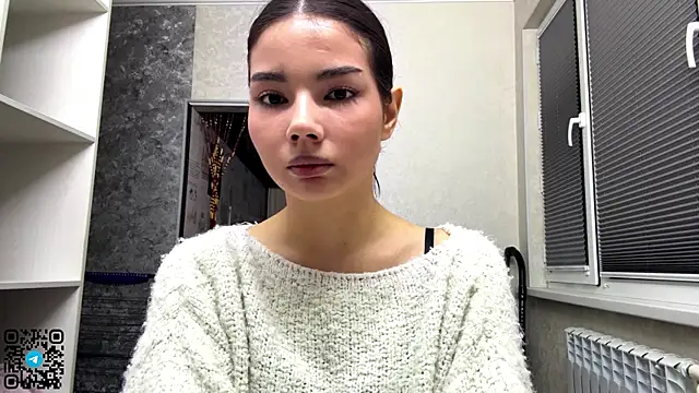 Snapshot of MarylnMonnier chatting on 8, 5, 2026 MarylnMonnier online show from 8, 5, 2026
