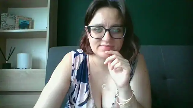 Snapshot of sensual_paris chatting on 7, 7, 2026 sensual paris online show from 7, 7, 2026
