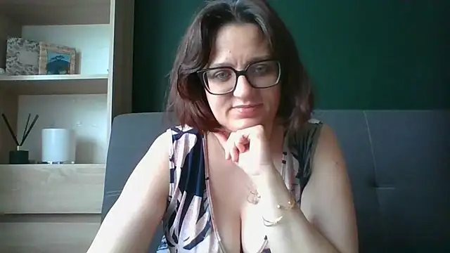 Snapshot of sensual_paris chatting on 7, 7, 2026 sensual paris online show from 7, 7, 2026