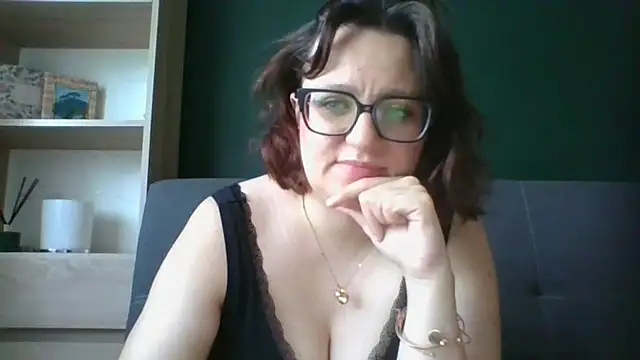 Snapshot of sensual_paris chatting on 8, 7, 2026 sensual paris online show from 8, 7, 2026