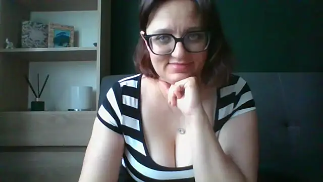 Snapshot of sensual_paris chatting on 14, 7, 2026 sensual paris online show from 14, 7, 2026