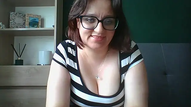 Snapshot of sensual_paris chatting on 14, 7, 2026 sensual paris online show from 14, 7, 2026