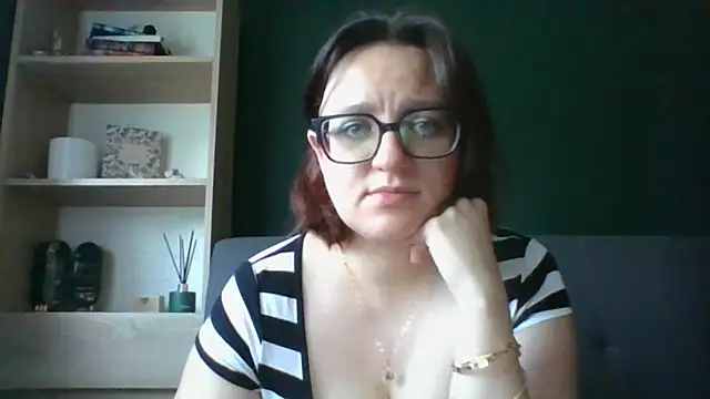 Snapshot of sensual_paris chatting on 28, 7, 2026 sensual paris online show from 28, 7, 2026