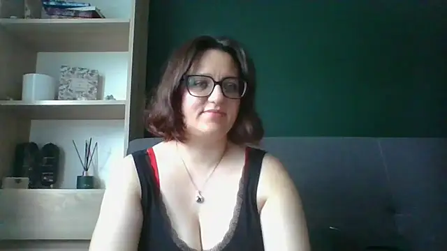 Snapshot of sensual_paris chatting on 3, 8, 2026 sensual paris online show from 3, 8, 2026