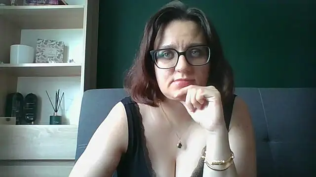 Snapshot of sensual_paris chatting on 3, 8, 2026 sensual paris online show from 3, 8, 2026