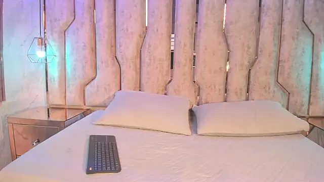 Snapshot of chica_nocturna25 chatting on 27, 7, 2026 chica nocturna25 online show from 27, 7, 2026