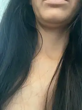 lucyluvxx online show from 28, 4, 2026