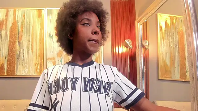 Snapshot of Kiara_Curls chatting on 25, 5, 2026 Kiara Curls online show from 25, 5, 2026
