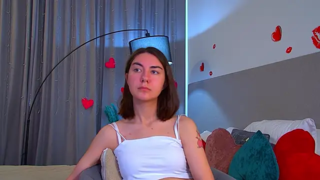 AlisaAlarie online show from 5, 6, 2026