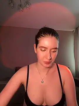 Snapshot of Lili_of_sin chatting on 9, 6, 2026 Lili of sin online show from 9, 6, 2026