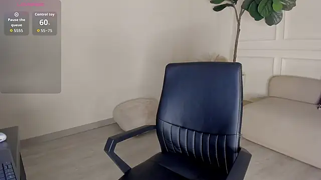 Snapshot of MayaLee_ chatting on 18, 6, 2026 MayaLee online show from 18, 6, 2026