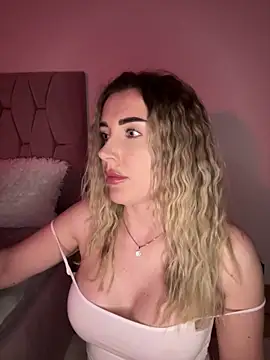 IrisDesiree online show from 8, 5, 2026
