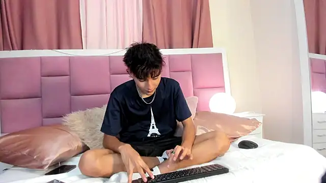 Snapshot of christopher_robin4 chatting on 8, 5, 2026 christopher robin4 online show from 8, 5, 2026
