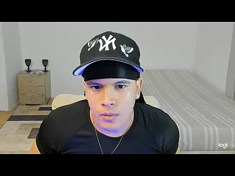 Snapshot of sant_wahlberg chatting on 6, 5, 2026 sant wahlberg online show from 6, 5, 2026