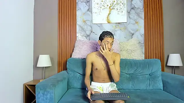 LOVE GUYS1 online show from 4, 5, 2026