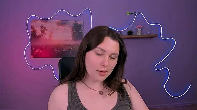 Snapshot of luna_noct chatting on 8, 5, 2026 luna noct online show from 8, 5, 2026