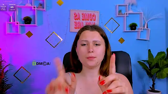 Snapshot of luna_noct chatting on 4, 7, 2026 luna noct online show from 4, 7, 2026