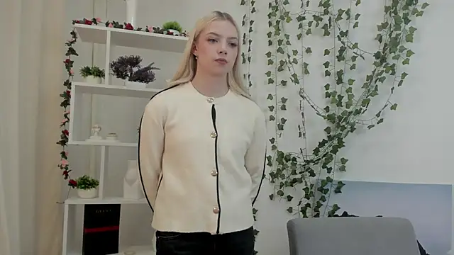 AmandaTrousdale online show from 29, 4, 2026