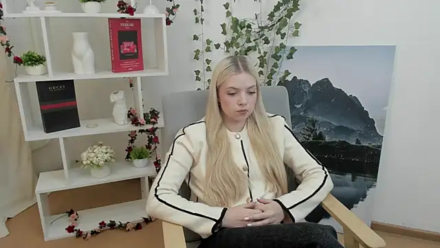 AmandaTrousdale online show from 29, 4, 2026