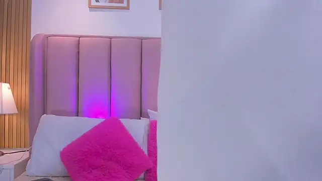 Megann Rousee online show from 19, 5, 2026