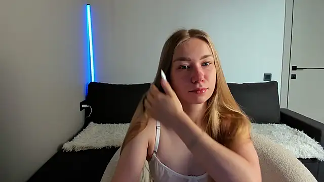 Snapshot of AnnaAlexArti chatting on 9, 7, 2026 AnnaAlexArti online show from 9, 7, 2026