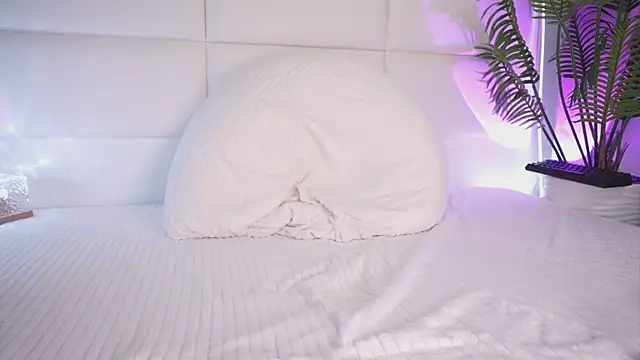 Juliadragon online show from 10, 12, 2024