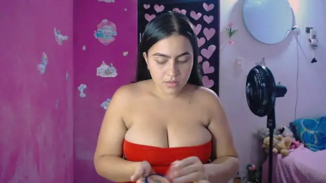 Snapshot of Kiara_tits chatting on 31, 5, 2026 Kiara tits online show from 31, 5, 2026