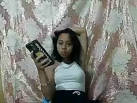 Yours AsianPinayGirl18 online show from 2, 5, 2026