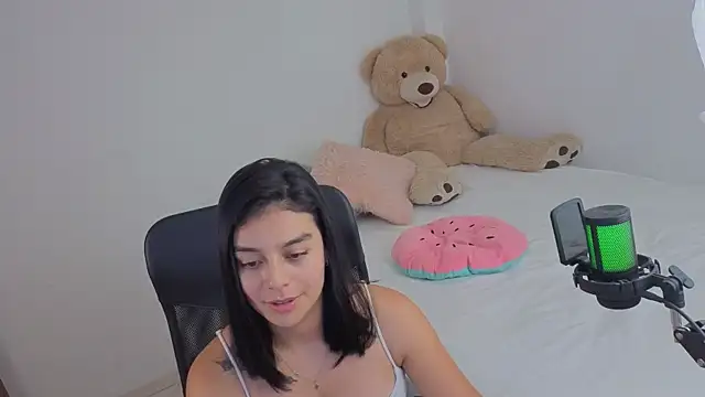 Snapshot of valerihouse_ chatting on 24, 5, 2026 valerihouse online show from 24, 5, 2026