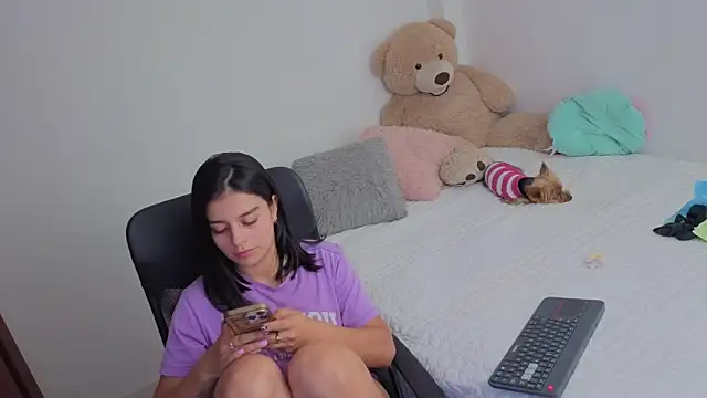Snapshot of valerihouse_ chatting on 6, 6, 2026 valerihouse online show from 6, 6, 2026
