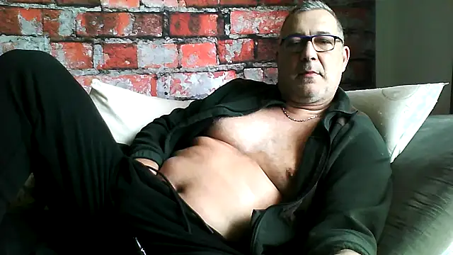 Snapshot of Soloyan chatting on 14, 12, 2025 Soloyan online show from 14, 12, 2025