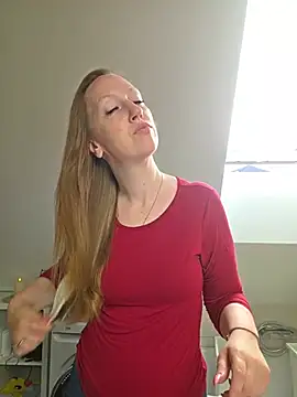 Snapshot of SweetGermanAlina chatting on 16, 7, 2026 SweetGermanAlina online show from 16, 7, 2026