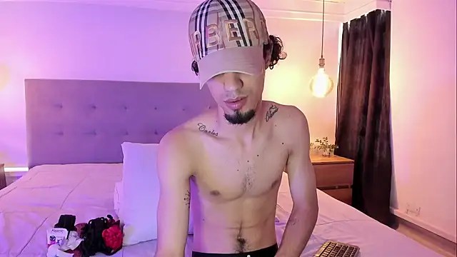 Snapshot of MichaelEvanss_ chatting on 24, 6, 2026 MichaelEvanss online show from 24, 6, 2026