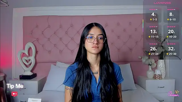 Snapshot of SarahDoll__ chatting on 8, 5, 2026 SarahDoll online show from 8, 5, 2026
