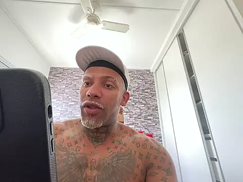 Snapshot of Maxloirinho chatting on 5, 5, 2026 Maxloirinho online show from 5, 5, 2026