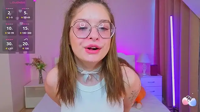 selenamils online show from 8, 6, 2026