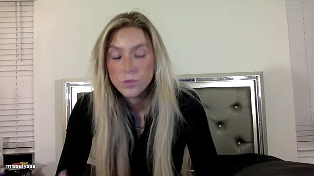 Misss alyssaaa online show from 10, 6, 2026