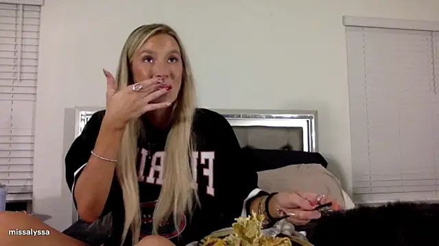 Misss alyssaaa online show from 11, 6, 2026