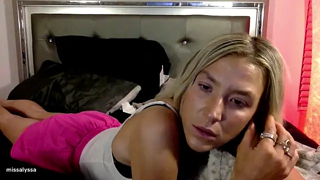 Misss alyssaaa online show from 23, 6, 2026