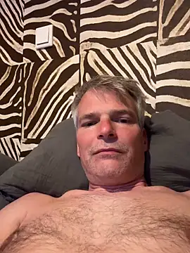 Snapshot of Thor-82 chatting on 4, 5, 2026 Thor-82 online show from 4, 5, 2026