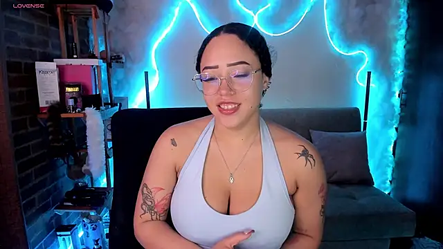 Snapshot of liz_martins1 chatting on 18, 5, 2026 liz martins1 online show from 18, 5, 2026