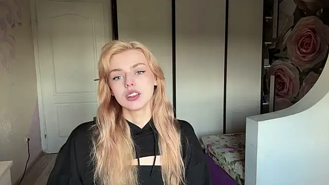 ScarlettRosy online show from 16, 5, 2026