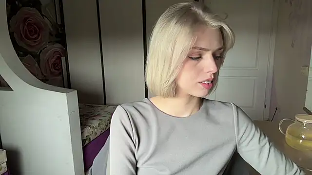 ScarlettRosy online show from 6, 6, 2026